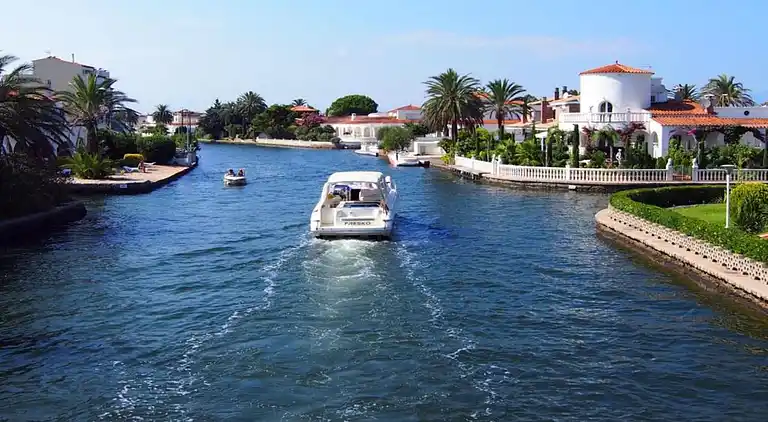 Apartment in Empuriabrava