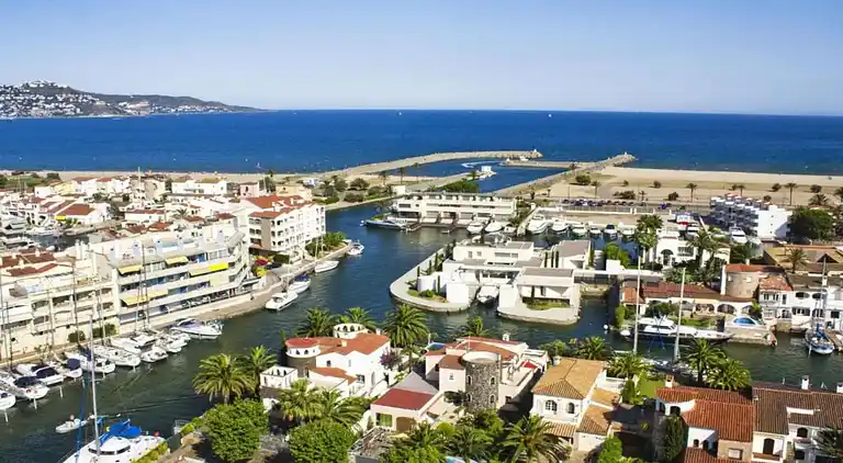 Apartment in Empuriabrava