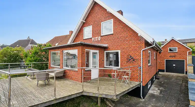 Familievenligt sommerhus med udsigt til Østersøen