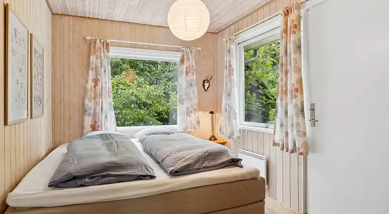 Renoveret perle med udsigt og solterrasser