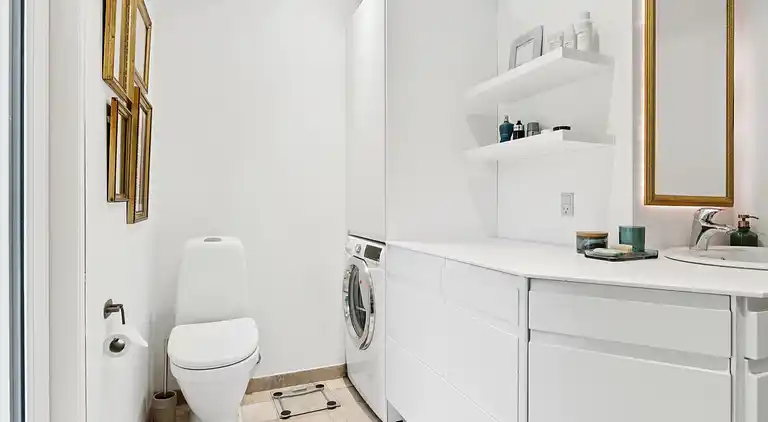 Renoveret perle med udsigt og solterrasser