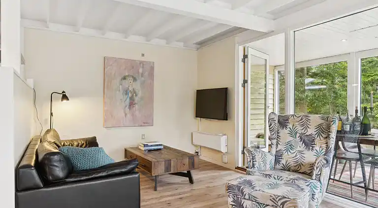 Renoveret perle med udsigt og solterrasser