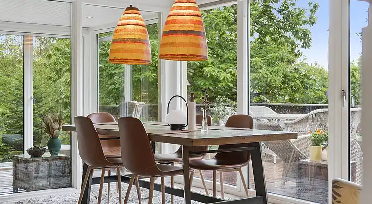 Renoveret perle med udsigt og solterrasser