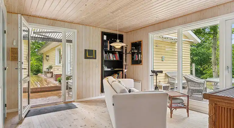 Renoveret perle med udsigt og solterrasser