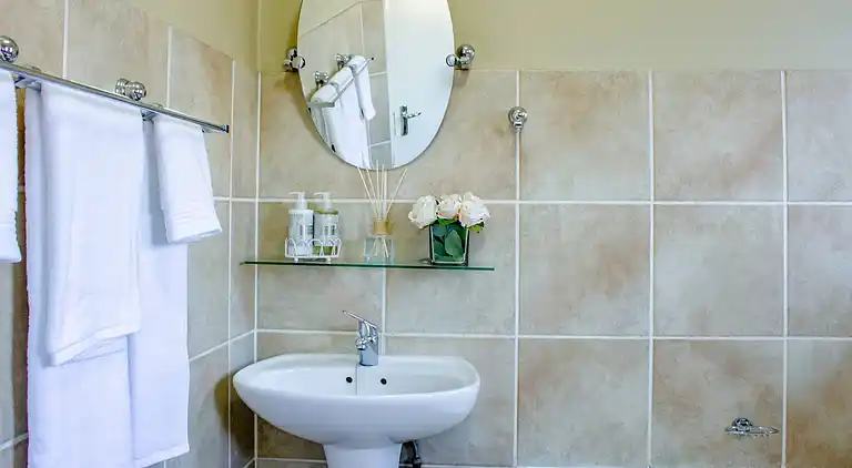 Beautiful 2 bedroom Apartment near Monte Casino