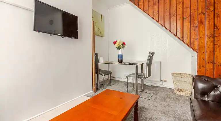 Charmantes Familienhaus in Bolton mit Terrasse und