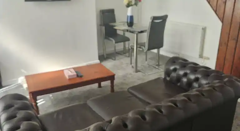 Charmantes Familienhaus in Bolton mit Terrasse und