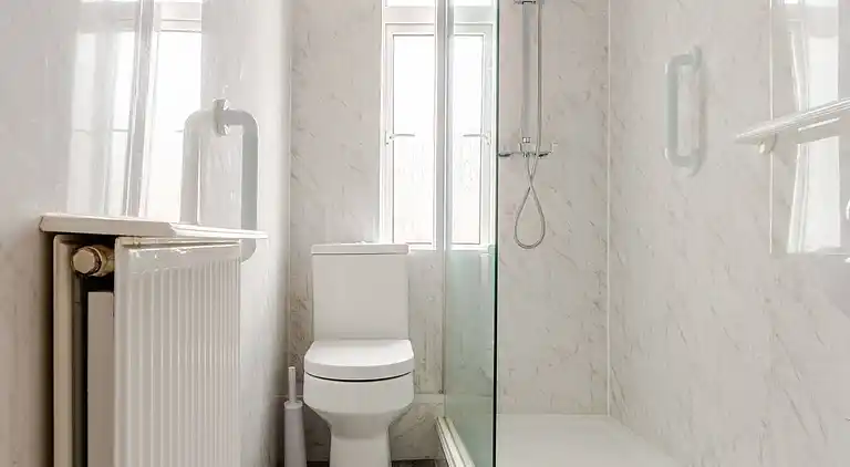 Charmantes Familienhaus in Bolton mit Terrasse und