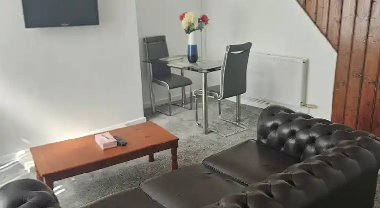 Charmantes Familienhaus in Bolton mit Terrasse und