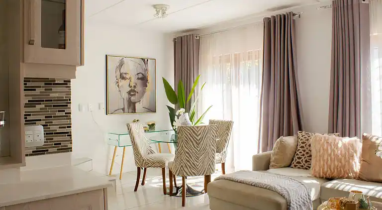 Beautiful 2 bedroom Apartment near Monte Casino