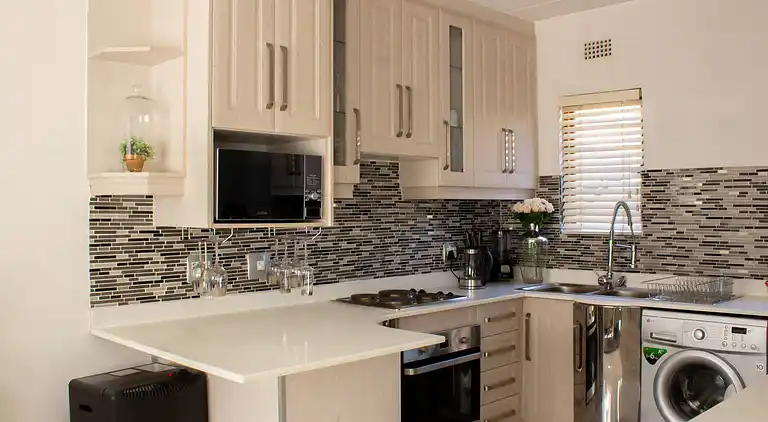 Beautiful 2 bedroom Apartment near Monte Casino