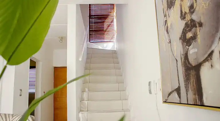 Beautiful 2 bedroom Apartment near Monte Casino