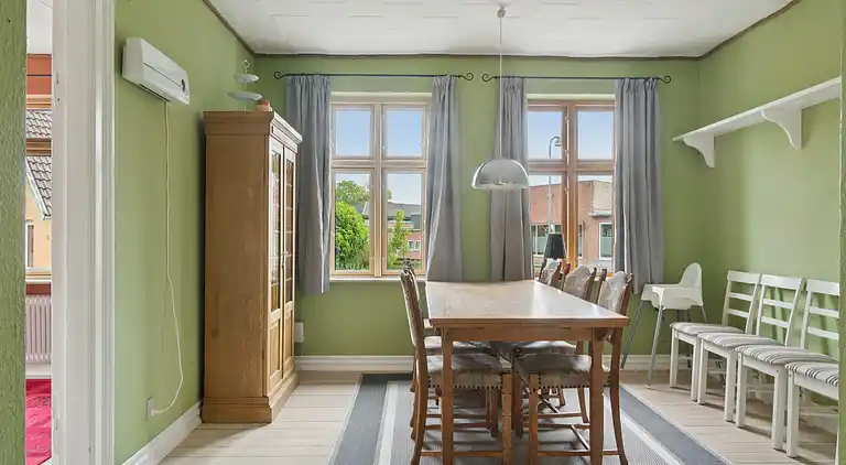 Ferienhaus mit Billard, Garten, guter Lage