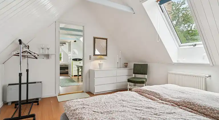 Naturnahe Lage bei Wald, Golf und Strand