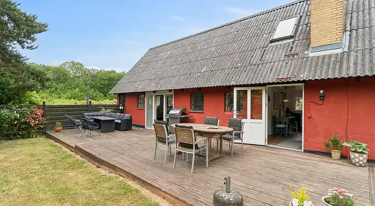 Naturnahe Lage bei Wald, Golf und Strand