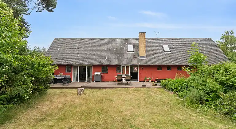 Naturnahe Lage bei Wald, Golf und Strand