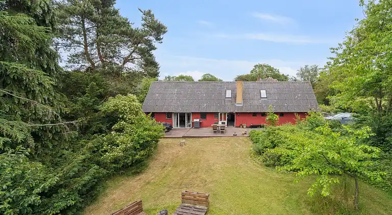 Naturnahe Lage bei Wald, Golf und Strand