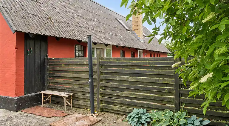 Naturnahe Lage bei Wald, Golf und Strand