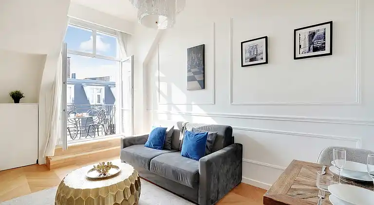 Apartment in Saint-Philippe-du-Roule