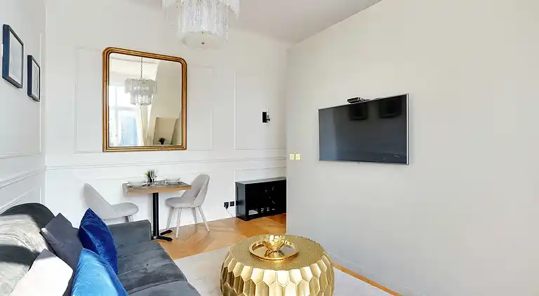 Apartment in Saint-Philippe-du-Roule