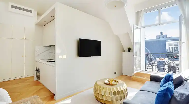 Apartment in Saint-Philippe-du-Roule