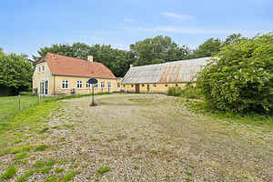 Bright holiday home with garden and togetherness
