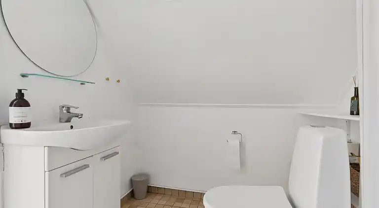 Ferieidyl i Sandvig med havudsigt