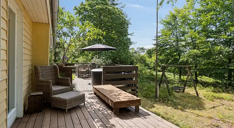 Renoveret perle med udsigt og solterrasser