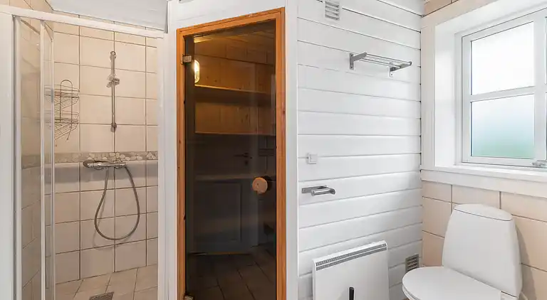 sommerhus med jacuzzi og sauna