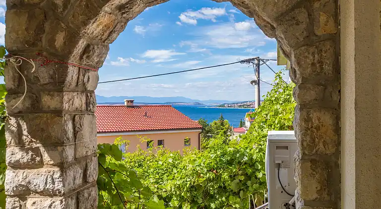2-Zimmer-Ferienwohnung mit Terrasse und Meerblick Selce,