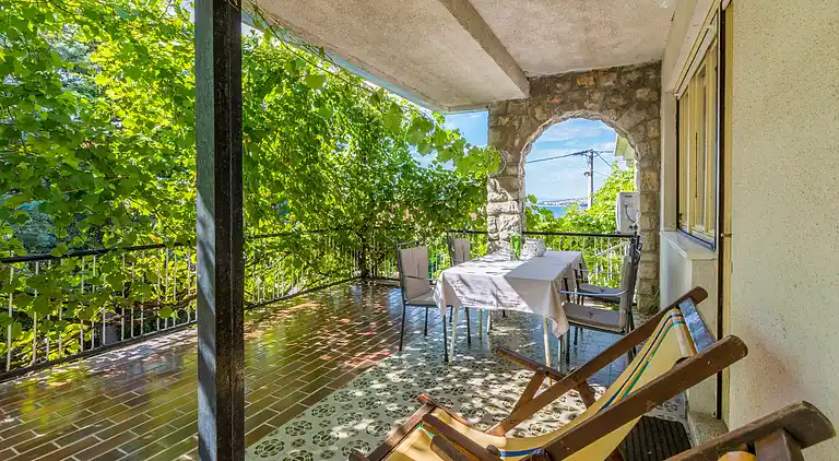 2-Zimmer-Ferienwohnung mit Terrasse und Meerblick Selce,