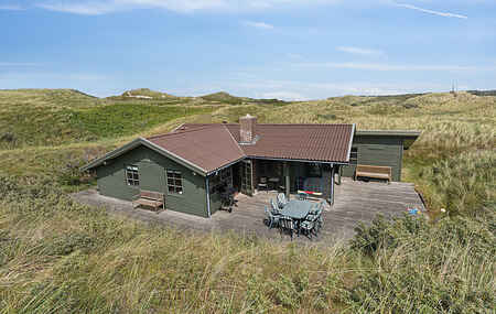 Summerhouse in peaceful surroundings