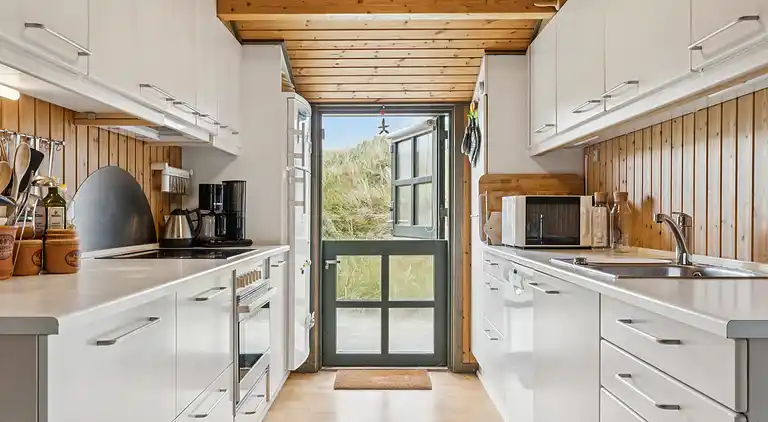 Sommerhus med ro og fred tæt på vandet