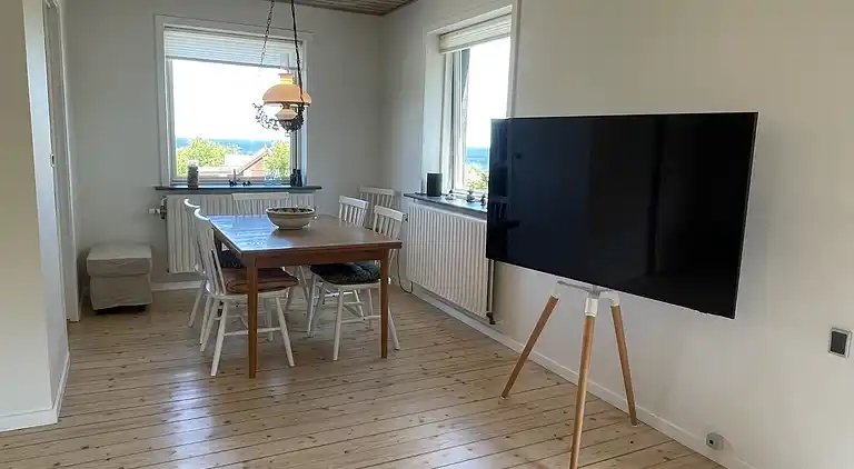Charmerende hus med havudsigt og stor grund