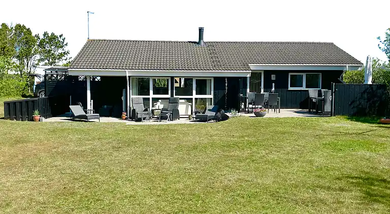 Sommerhusidyl nær vandet og skønne Sæby