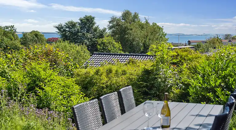 Ferienhaus mit Spa, Sauna und Meerblick