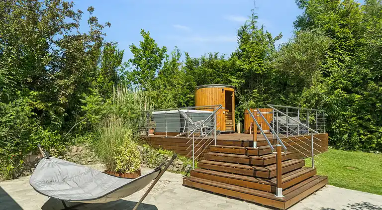 Ferienhaus mit Spa, Sauna und Meerblick