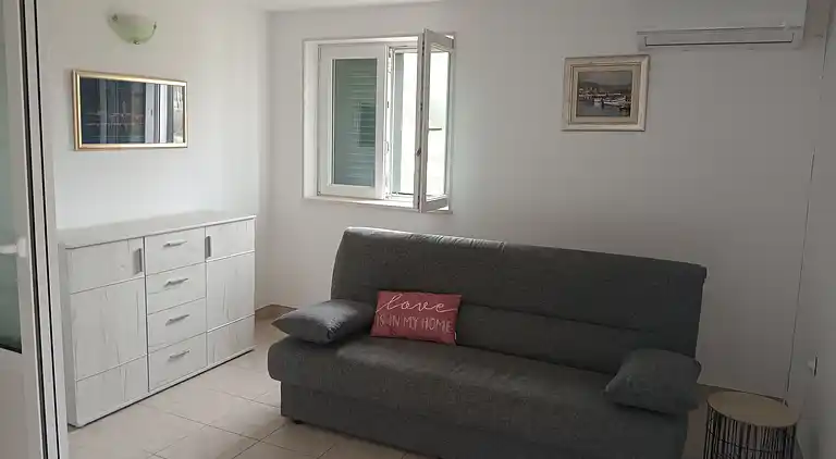 One bedroom apartment with air-conditioning Marina, Trogir