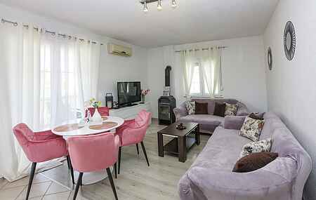 One bedroom apartment with terrace Vodice (A-13973-a)
