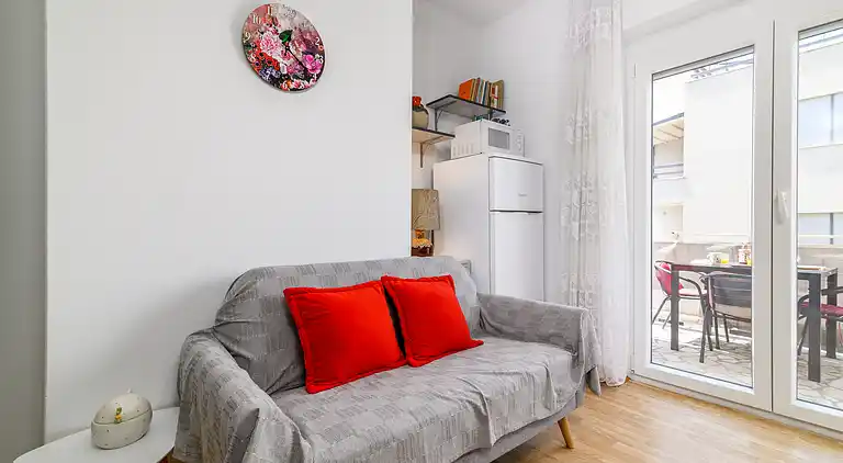 2-Zimmer-Ferienwohnung mit Terrasse Rovinj (A-19088-b)