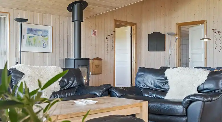 Rummeligt feriehus nær Limfjorden og strand