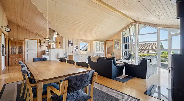 Rummeligt feriehus nær Limfjorden og strand