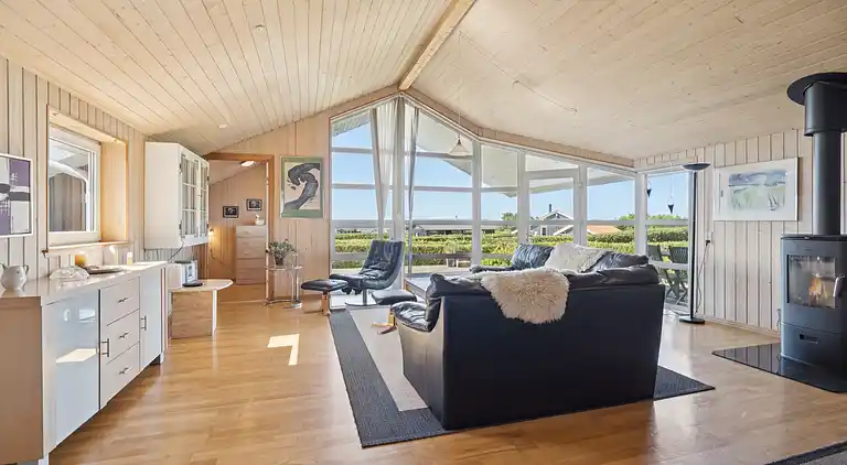 Rummeligt feriehus nær Limfjorden og strand