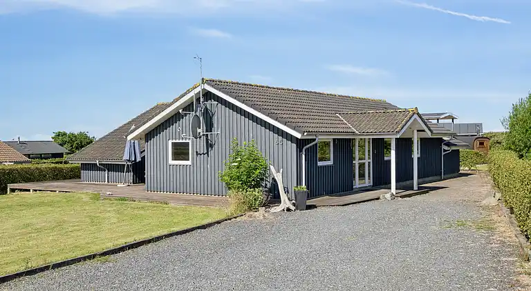 Rummeligt feriehus nær Limfjorden og strand