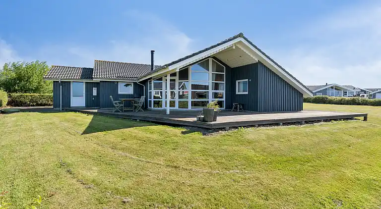Rummeligt feriehus nær Limfjorden og strand