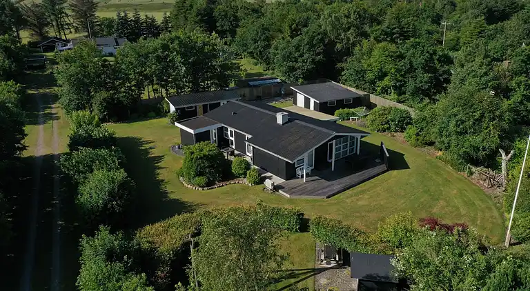 Charmantes Ferienhaus mit großem Garten