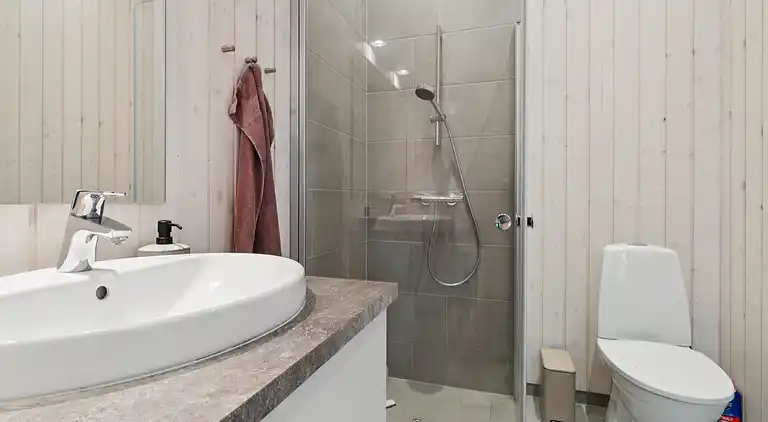 Moderne feriehus nær strand og skøn natur