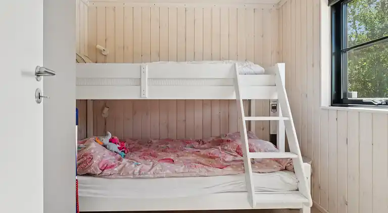Moderne feriehus nær strand og skøn natur