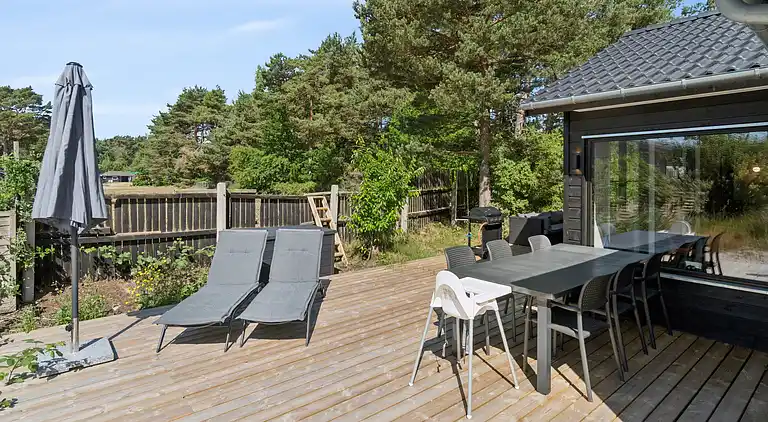 Moderne feriehus nær strand og skøn natur