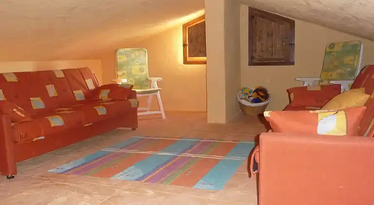 Farm house in Fuentes de Cesna